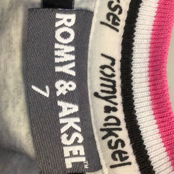 Matching dresses - Picture 2 of 2